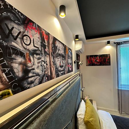 The Fame - Modern Studio In Top Location & Parking Craiova Exterior photo