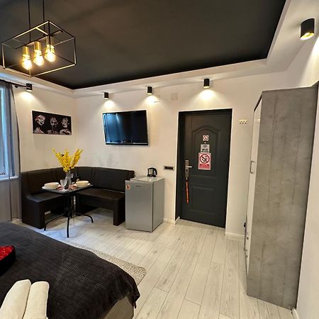 The Fame - Modern Studio In Top Location & Parking Craiova Exterior photo