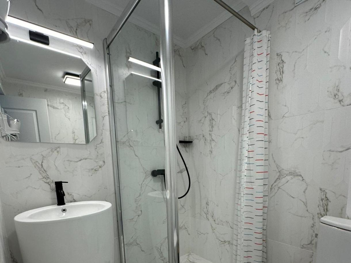 The Fame - Modern Studio In Top Location & Parking Craiova Exterior photo
